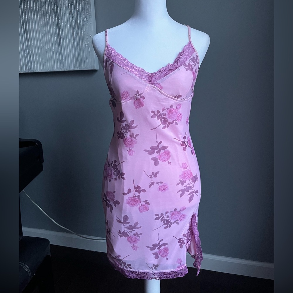 Mini dress with slit